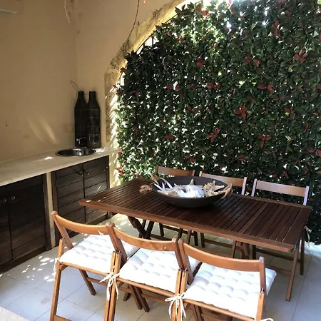 Apartment In Mit Moeblierter Terrasse Villasimius